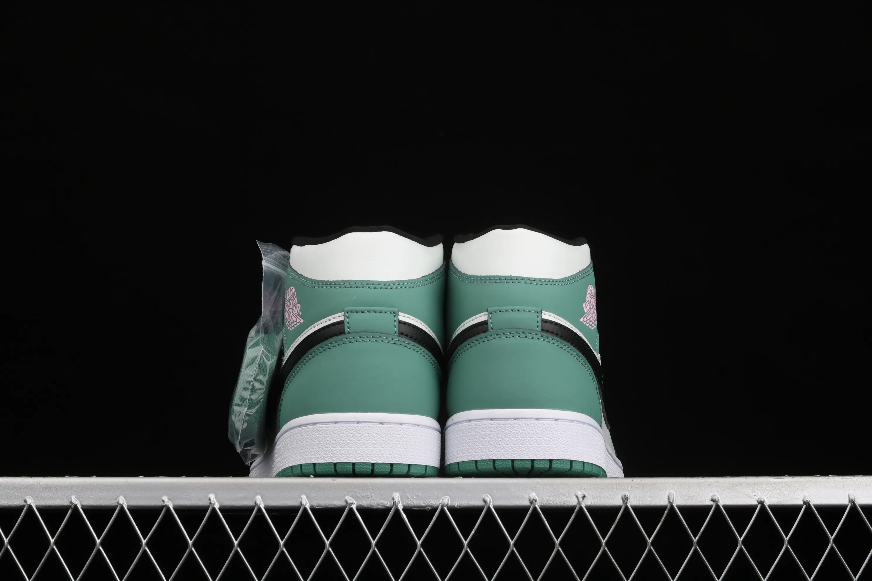 All categories Air Jordan Jordan series basketball shoes Air Jordan 1 Mid Air Jordan 1 Mid AJ1 Joe 1 grass green China basketball shoes CZ0774-300